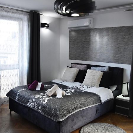 Apartament Night Premium Krakow Ngoại thất bức ảnh